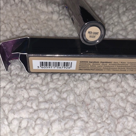 UD MED-LIGHT WARM WATERPROOF CONCEALER - Picture 3 of 3